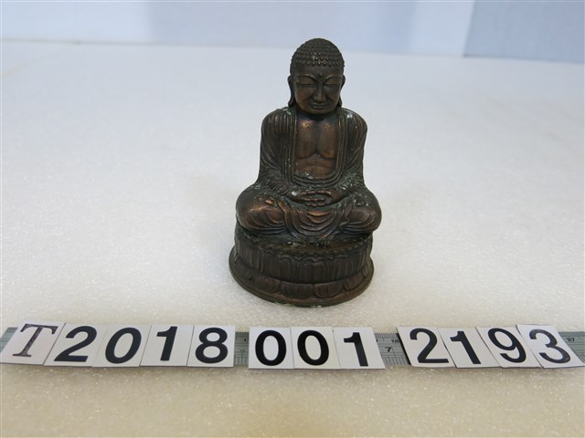 金屬製坐姿大佛 (共1張)