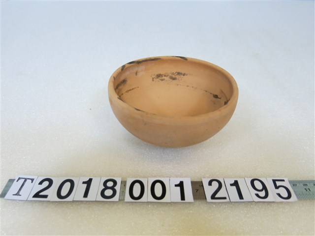 陶製未上釉碗 (共1張)