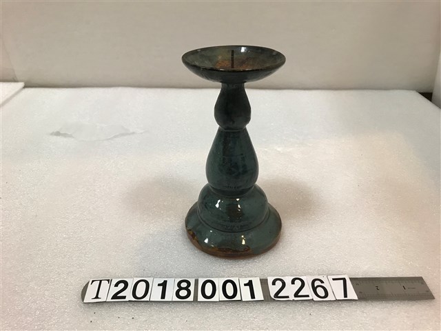 墨綠色圓柱形燭台 (共1張)
