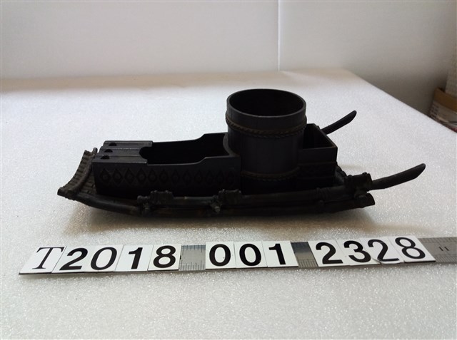 臺灣協會竹筏造型幾何紋飾菸灰缸組 (共1張)