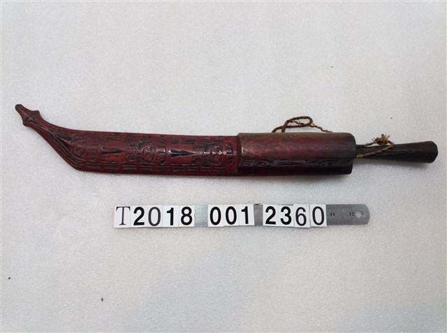 排灣族人像排列刀鞘直刀 (共2張)