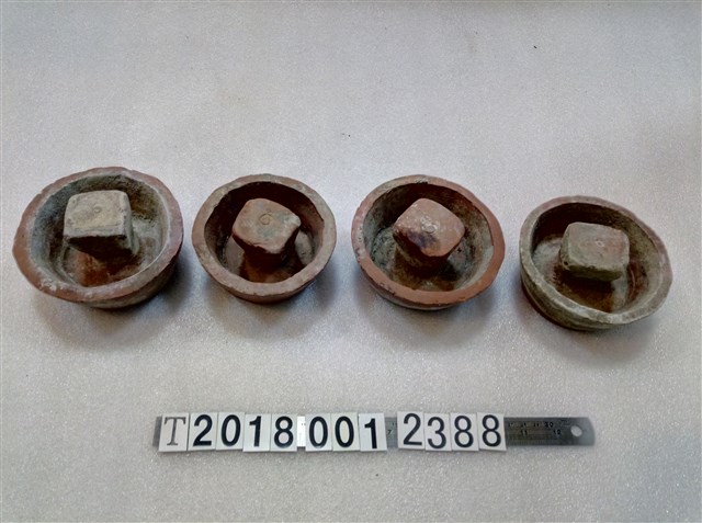 練成圓形櫥腳墊 (共1張)