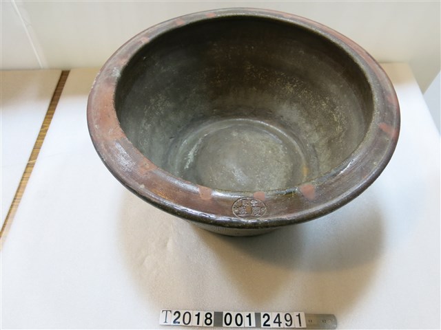鶯歌慶豐褐色陶缸 (共1張)