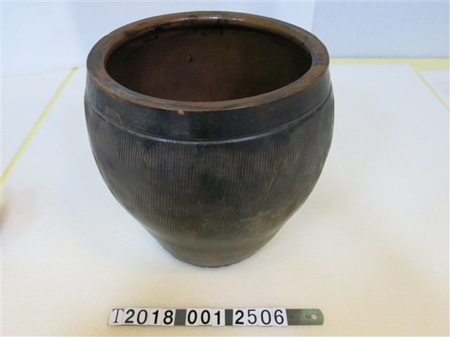 紅陶水缸 (共1張)