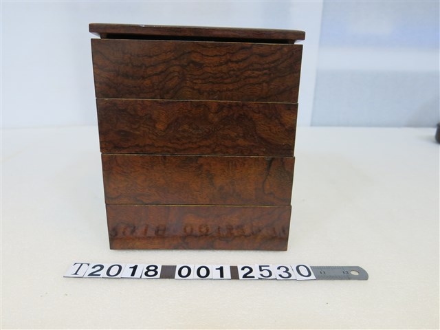 臺東岩灣浮浪者收容所製漆器置物四層方盒 (共3張)