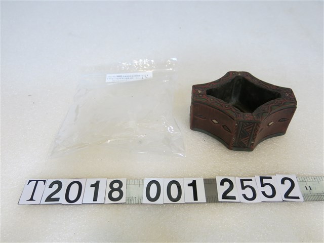 早期漆器原住民酒杯 (共1張)