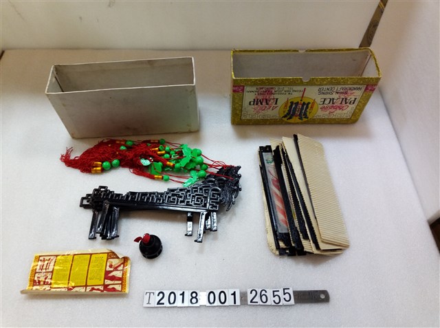 新興工藝社出品藝術宮燈組 (共1張)