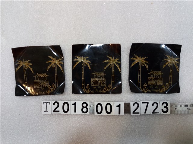 椰子樹城門圖樣漆器淺盤組 (共1張)