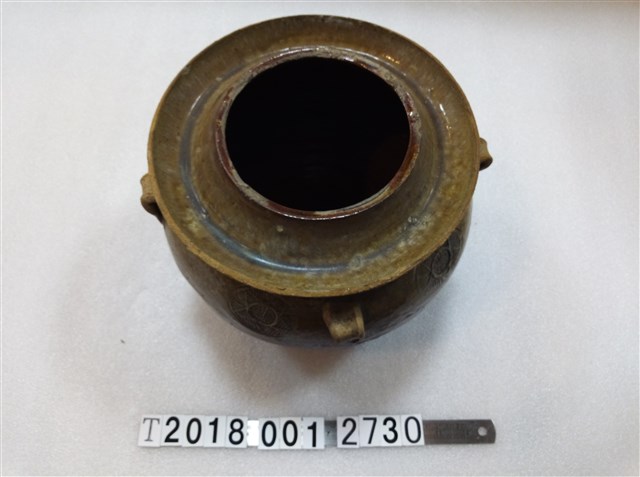 五芒星紋飾泰刻字四耳溝槽豬油甕 (共1張)