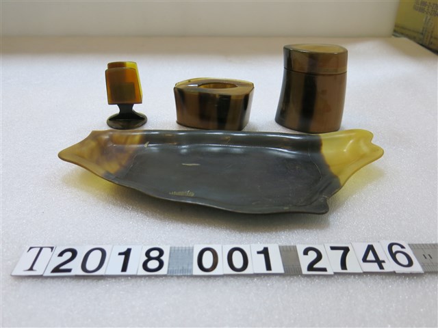 臺灣造型牛角裝飾組 (共1張)