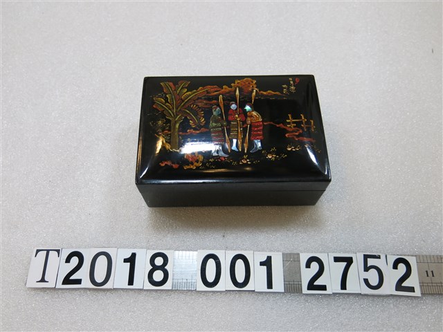 日月潭杵歌圖樣漆器木盒 (共1張)