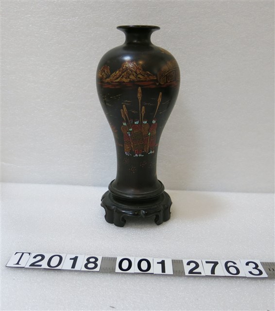 杵歌紋飾底座黑色花瓶 (共1張)