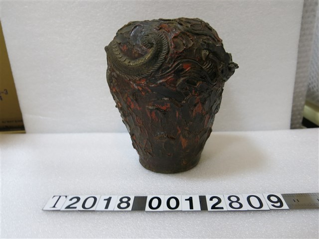 木雕蟠龍花瓶 (共1張)