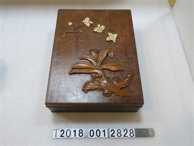 木製蝴蝶蘭漆器方形有蓋置物盒 (共1張)