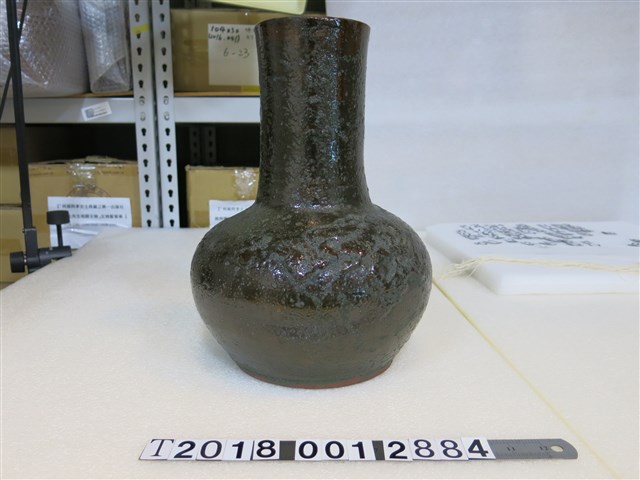 陶製銘？工廠長頸花瓶 (共1張)
