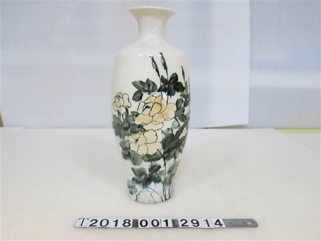 彰化縣各校水災感謝朱科長紀念花瓶 (共3張)