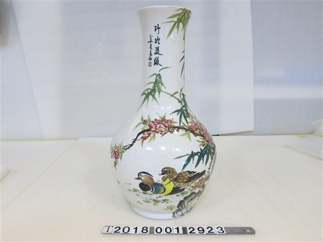 鴛鴦陶瓷花瓶 (共1張)
