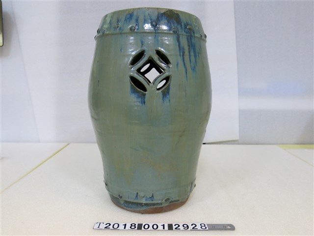 金屬鼓型椅 (共1張)