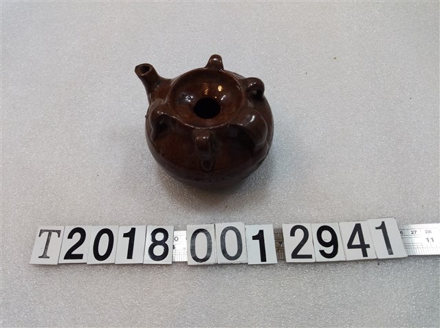 陶製五突起造型醬油壺 (共1張)