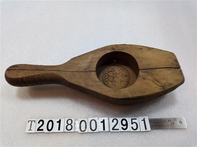 木製逢春堂花草糕餅模具 (共1張)
