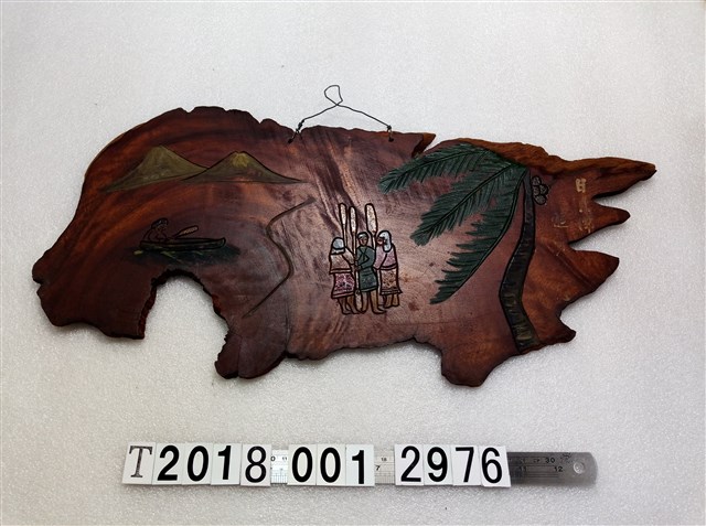 日月潭遊覽紀念不規則型漆器掛飾 (共1張)