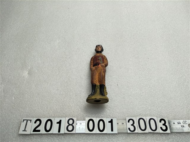陶製軍人造型擺飾 (共1張)
