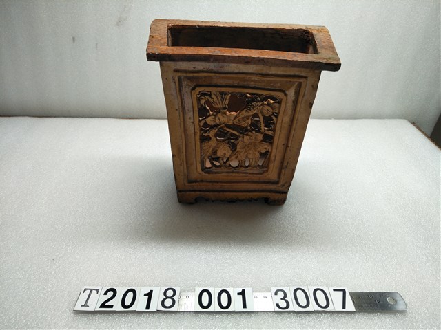 木製鶴型透雕香筒 (共1張)