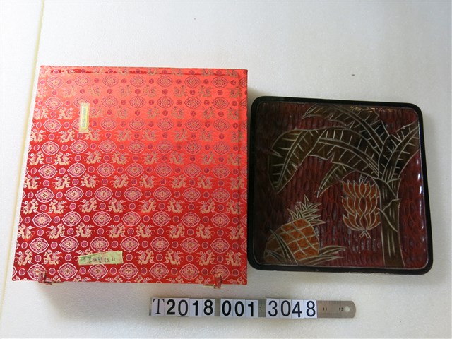 木製香蕉鳳梨漆器方型托盤 (共1張)
