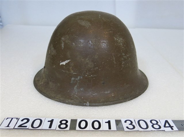 金屬頭盔 (共1張)