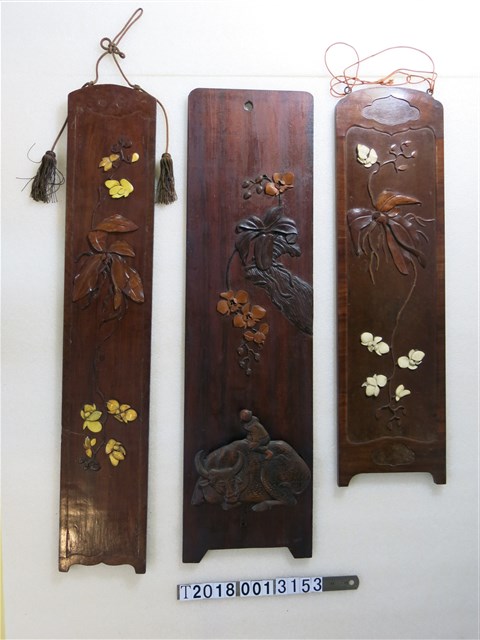 花朵牧童騎牛樣式漆器掛飾 (共1張)