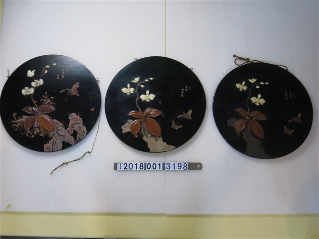 黑色臺灣蝴蝶蘭圓形漆器掛飾 (共1張)