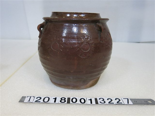 陶製太陽紋路甕 (共1張)