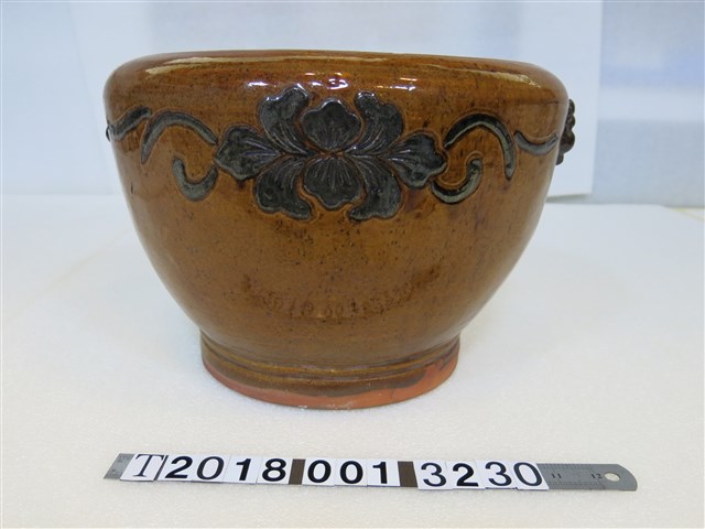 陶製雙獅雕花大火爐 (共1張)