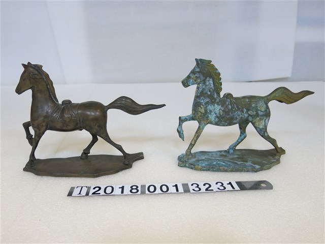 金屬馬匹造型擺飾 (共1張)