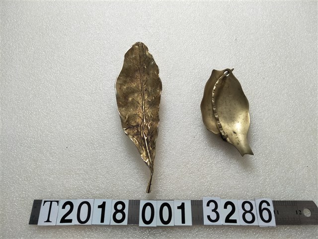 金屬製松山菸廠敬贈臺灣造型紀念品組 (共1張)