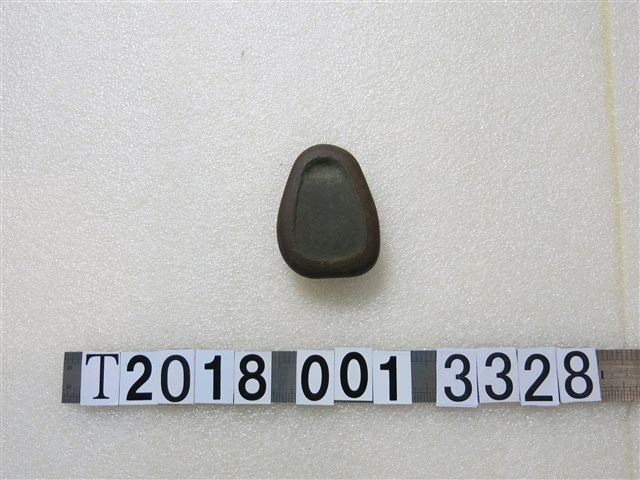 小橢圓形硯臺 (共1張)