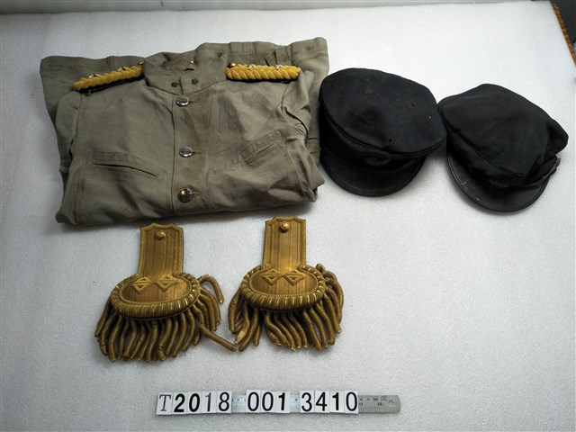 日治時期醫學校教師制服 (共1張)