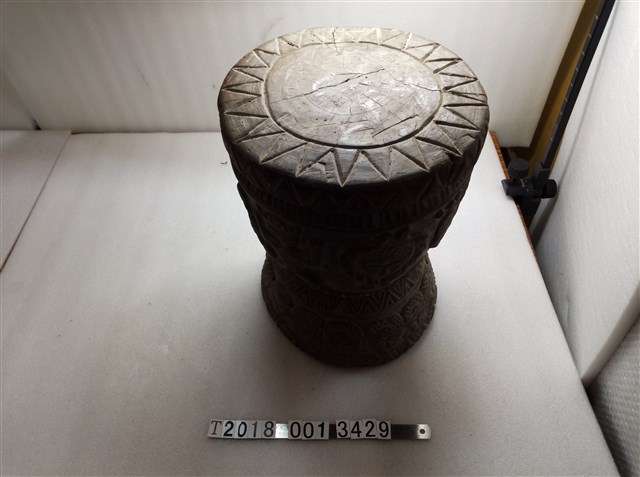 木製原住民圖樣圓椅 (共2張)