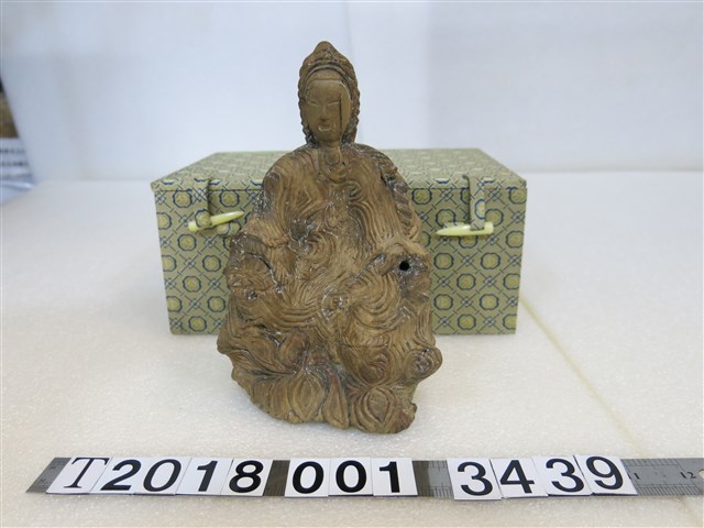 木製土色線條痕觀音像 (共1張)