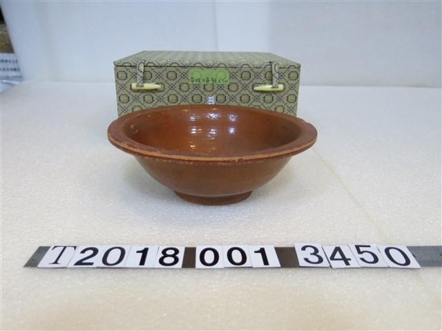 陶製臺灣南投褐色大碗 (共1張)