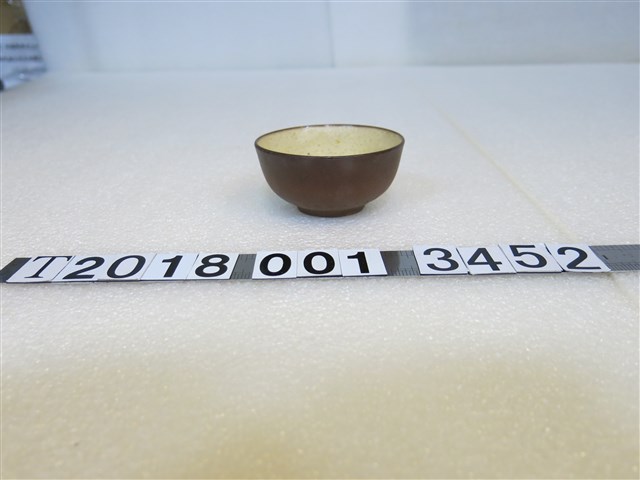 陶製臺灣南投內白茶杯 (共1張)