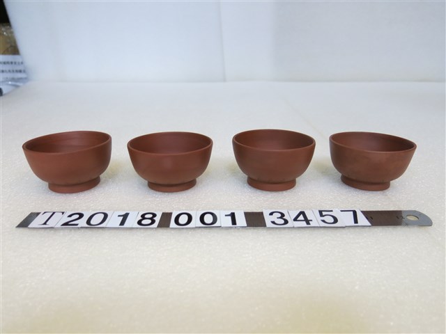 陶製臺灣南投褐色杯子 (共1張)