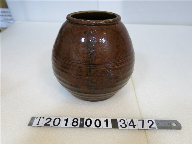 陶製公館窯甕 (共1張)