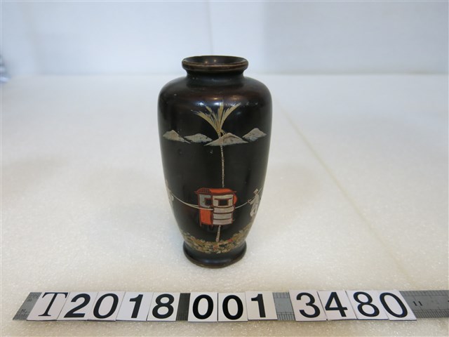 黑色轎子與轎夫漆器花瓶 (共1張)