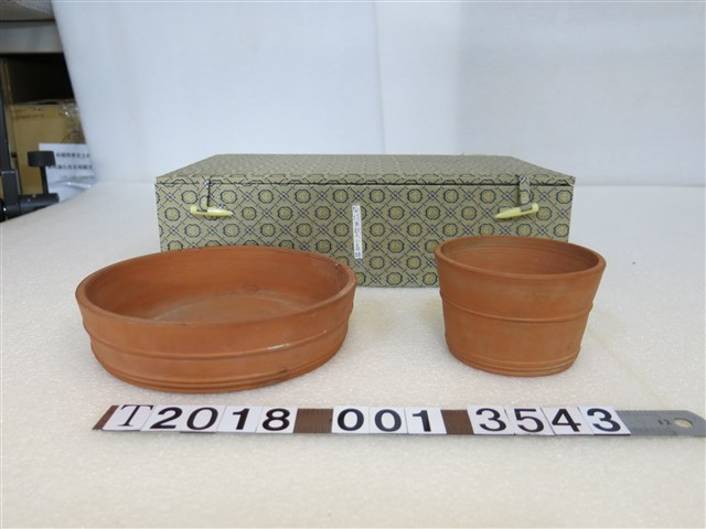南投燒大小素缽組 (共1張)