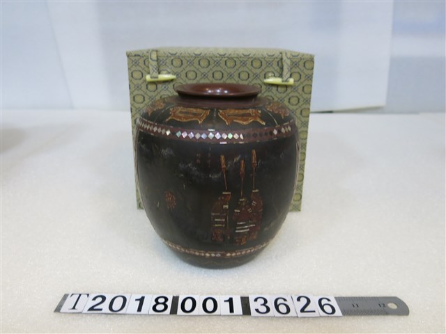 日月潭杵歌漆器花瓶 (共1張)