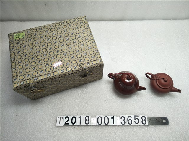 陶製東陽出品？？泉成茶壺 (共1張)