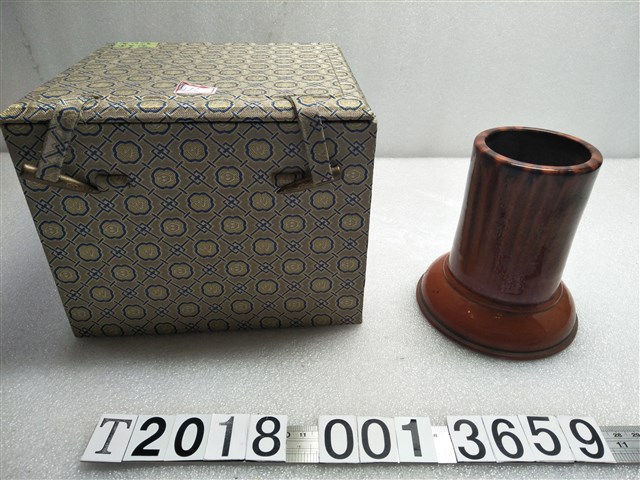 陶製臺灣南投圓柱筆筒 (共1張)