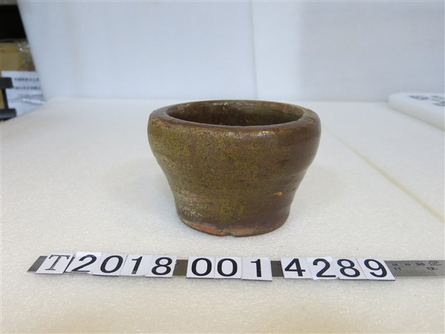 陶製深色大磨缽 (共1張)
