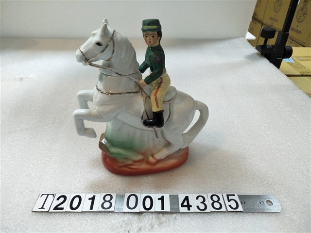 金門酒廠出品騎士造型酒瓶 (共1張)